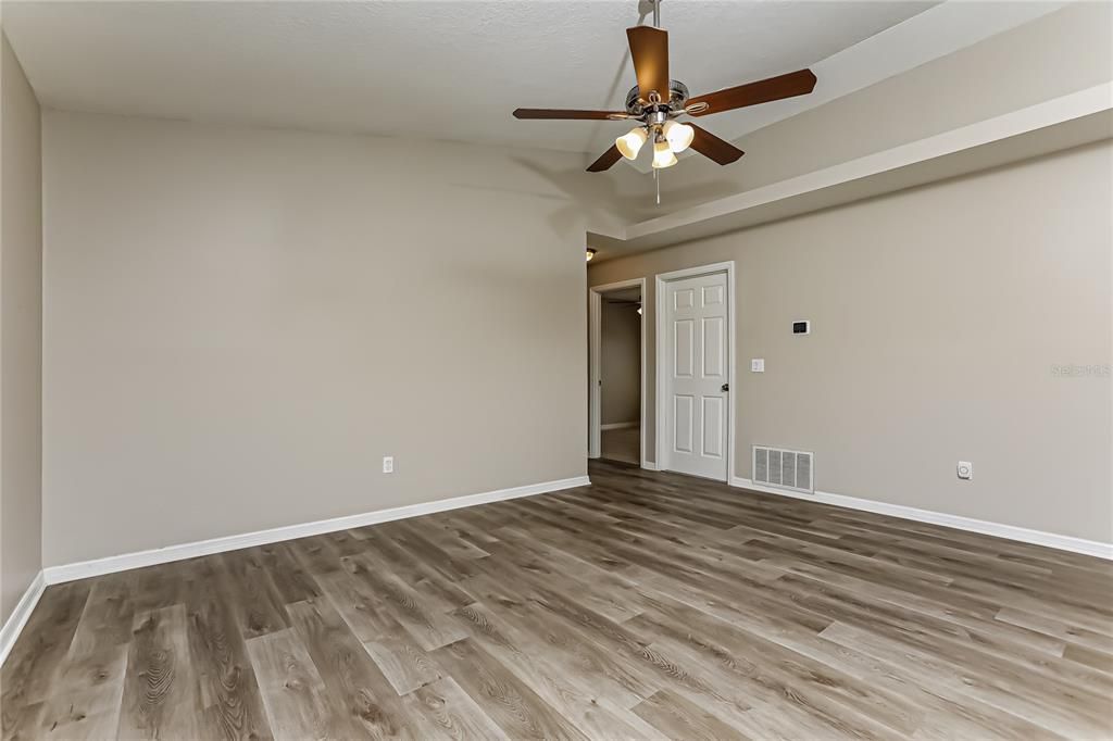 Active With Contract: $2,160 (3 beds, 2 baths, 1175 Square Feet)