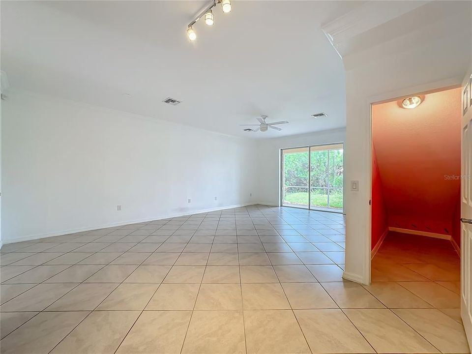 For Sale: $340,000 (3 beds, 2 baths, 1942 Square Feet)