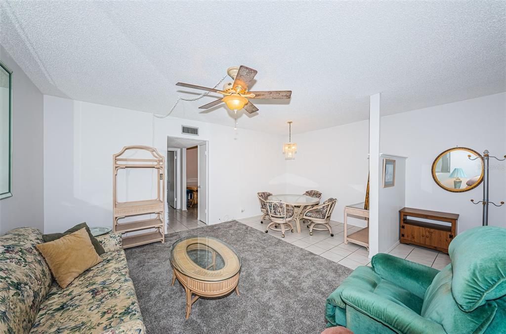 Active With Contract: $120,000 (1 beds, 1 baths, 800 Square Feet)