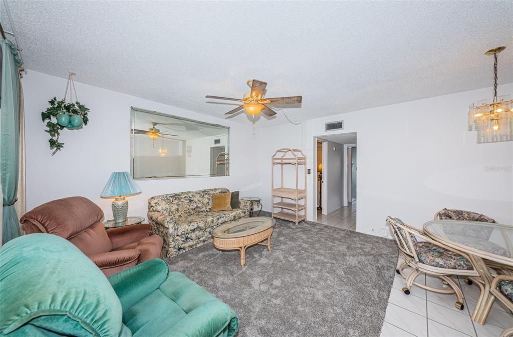 Active With Contract: $120,000 (1 beds, 1 baths, 800 Square Feet)