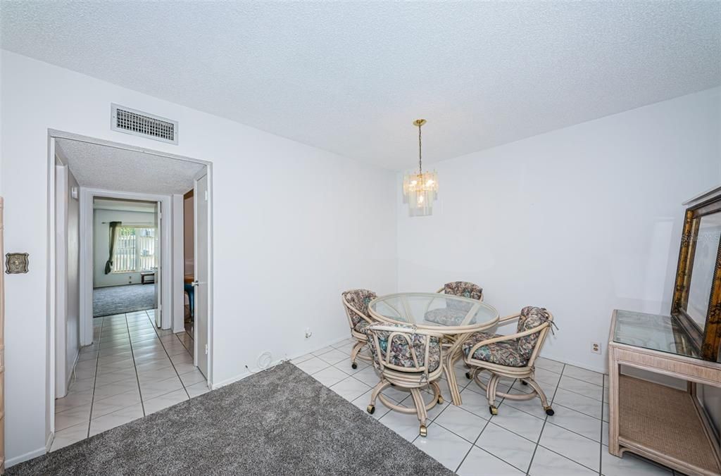 Active With Contract: $120,000 (1 beds, 1 baths, 800 Square Feet)