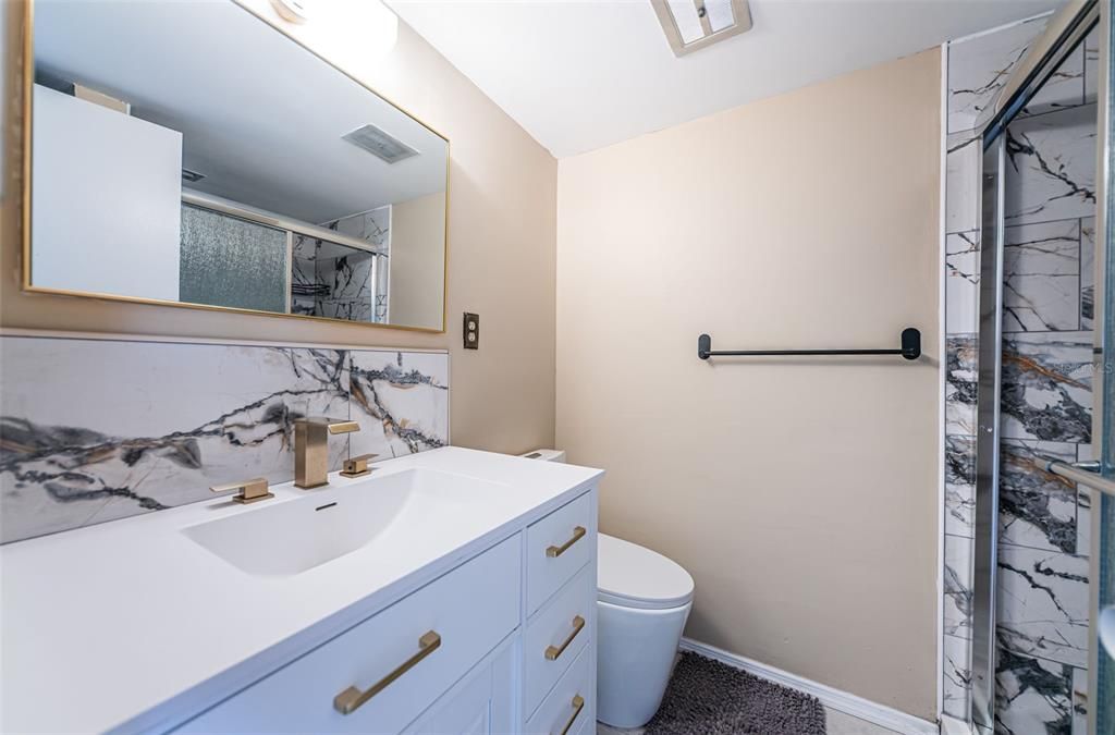 Active With Contract: $120,000 (1 beds, 1 baths, 800 Square Feet)