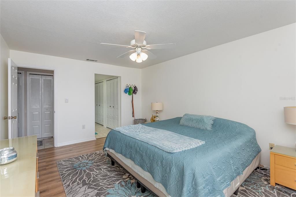 For Sale: $169,500 (3 beds, 2 baths, 1413 Square Feet)