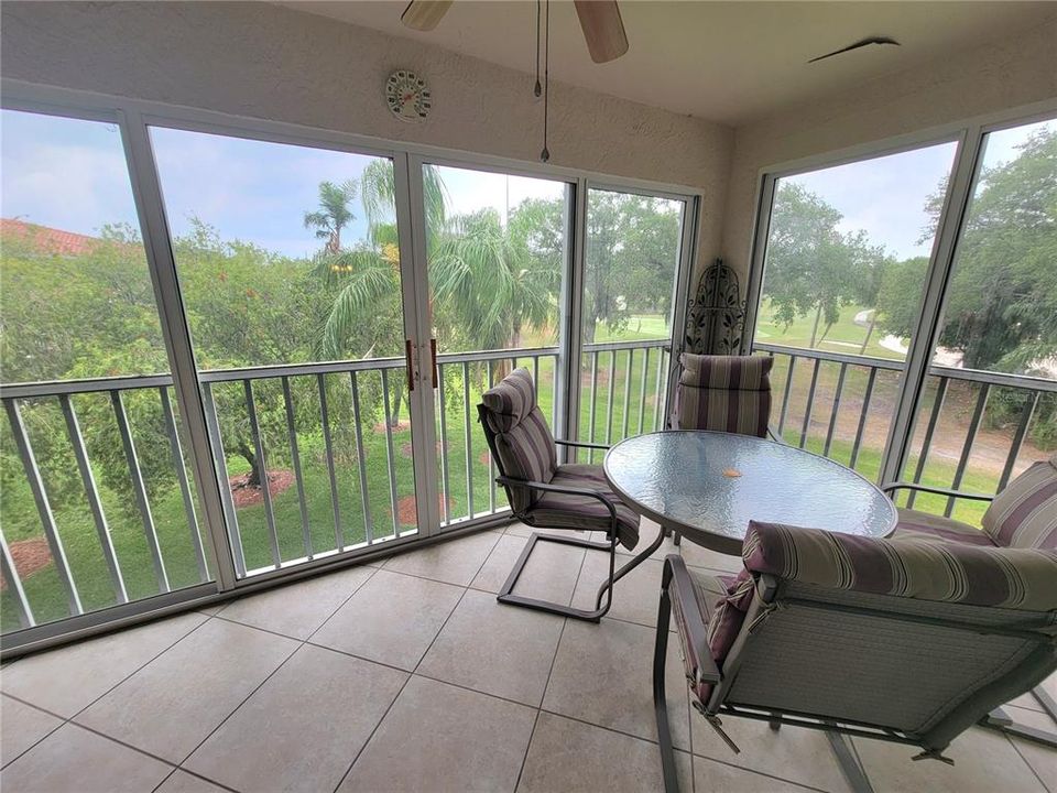 For Sale: $239,900 (2 beds, 2 baths, 1042 Square Feet)