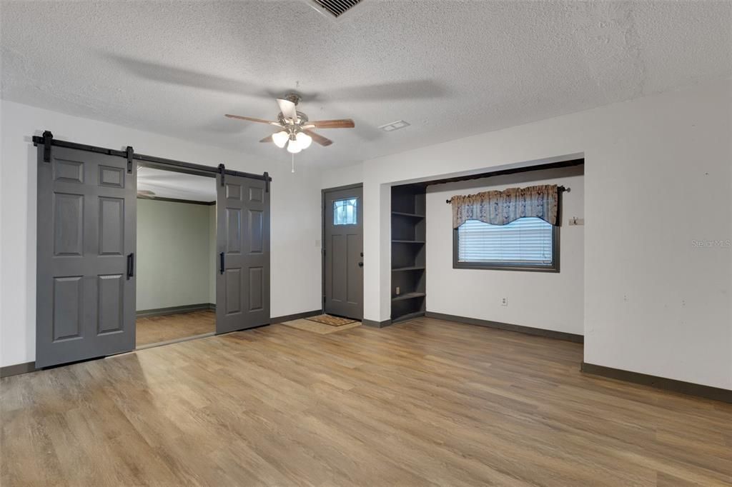 For Sale: $224,900 (3 beds, 1 baths, 1102 Square Feet)