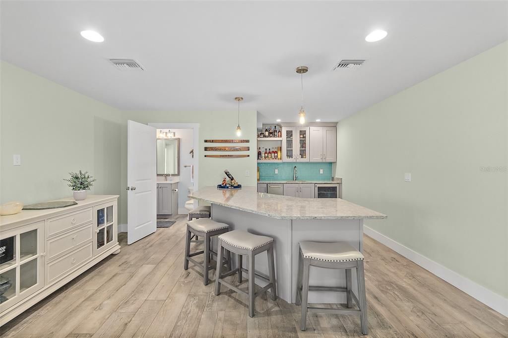 Wet Bar & Full Bathroom