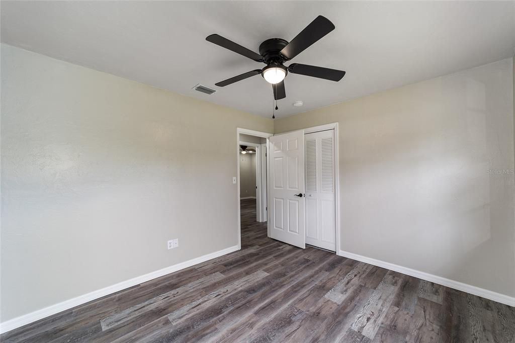 For Sale: $369,000 (3 beds, 2 baths, 1290 Square Feet)