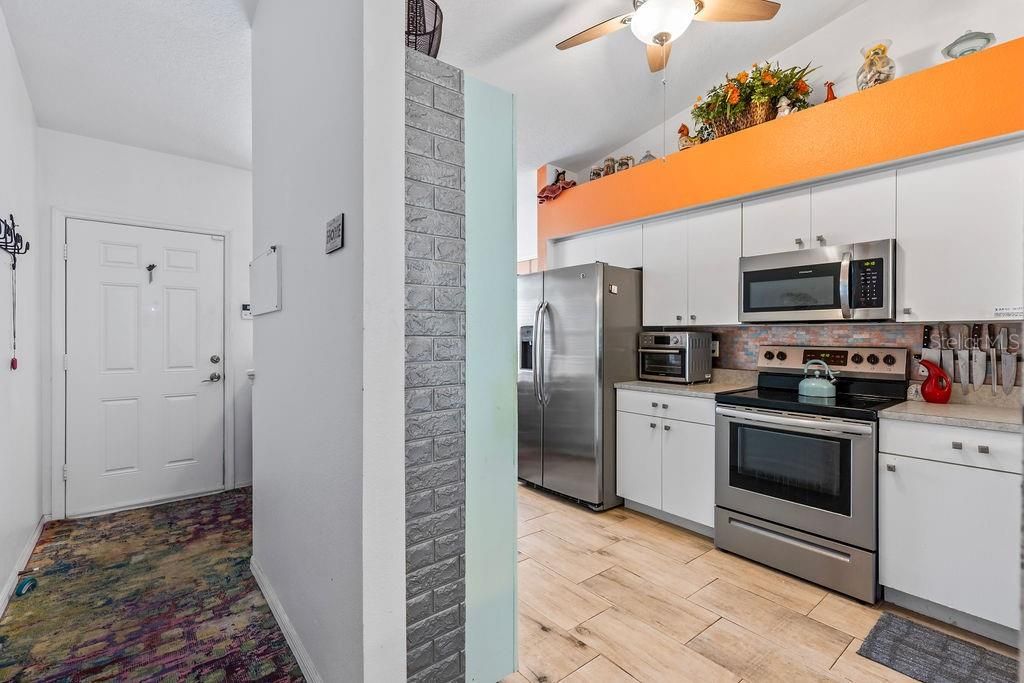 For Sale: $239,000 (2 beds, 2 baths, 1248 Square Feet)