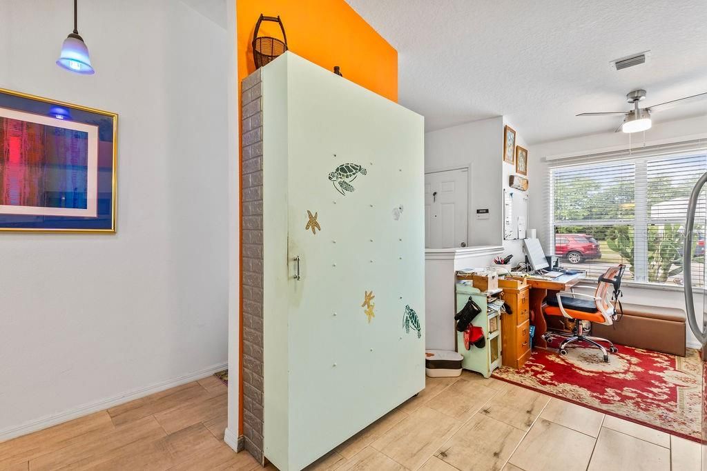 For Sale: $239,000 (2 beds, 2 baths, 1248 Square Feet)