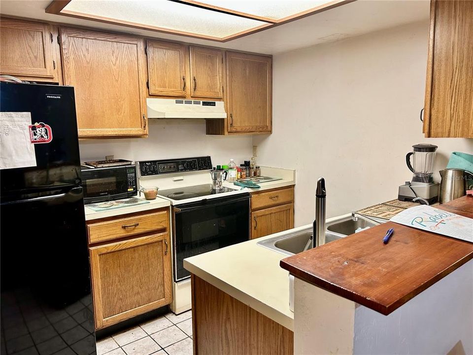 Active With Contract: $159,000 (2 beds, 2 baths, 1106 Square Feet)