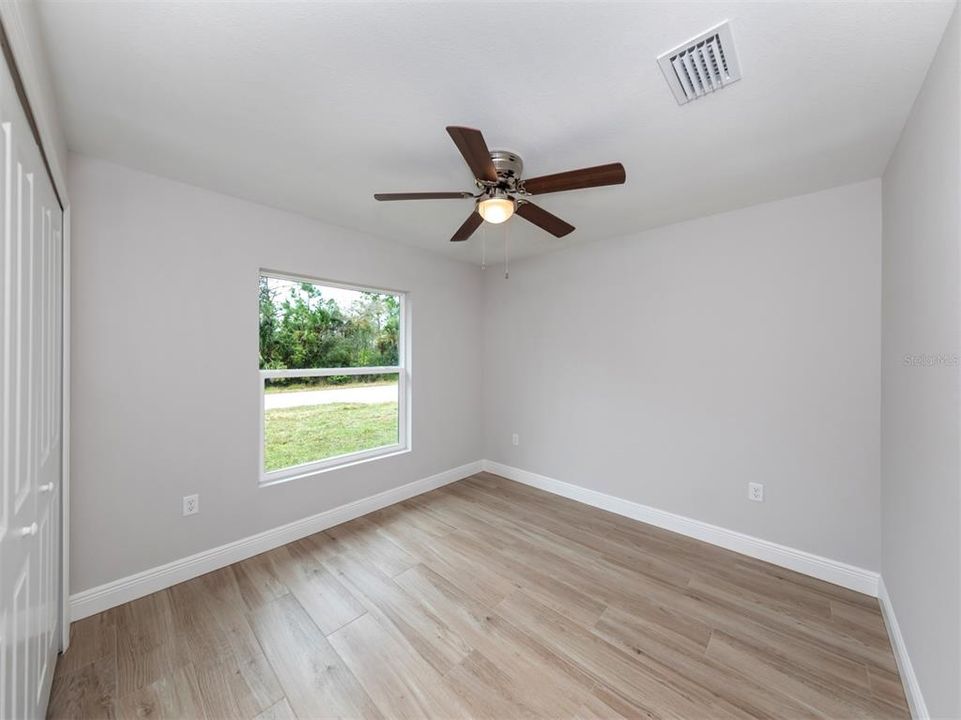 For Sale: $300,000 (3 beds, 2 baths, 1290 Square Feet)