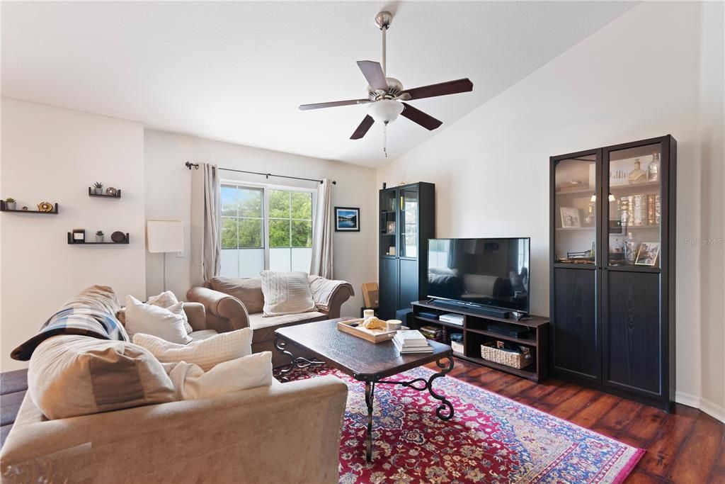 For Sale: $359,000 (2 beds, 2 baths, 1264 Square Feet)
