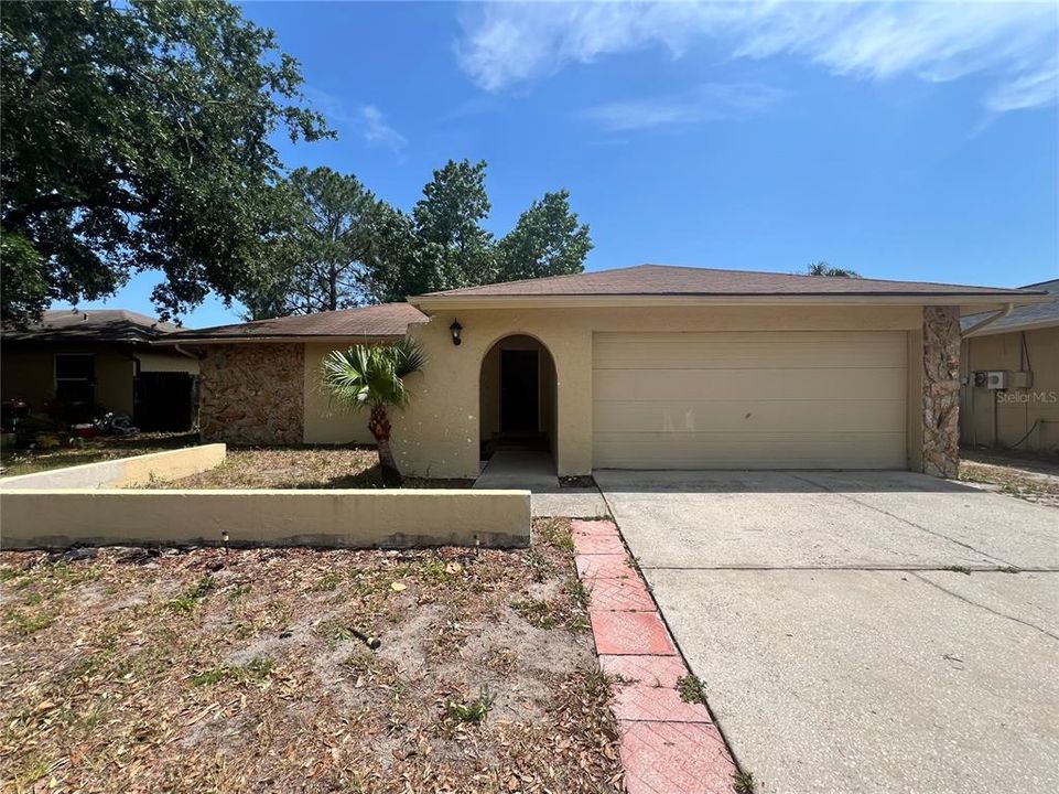Active With Contract: $349,000 (3 beds, 2 baths, 1418 Square Feet)