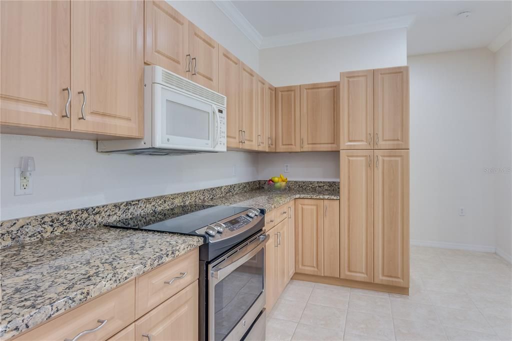 For Sale: $309,900 (2 beds, 2 baths, 1458 Square Feet)