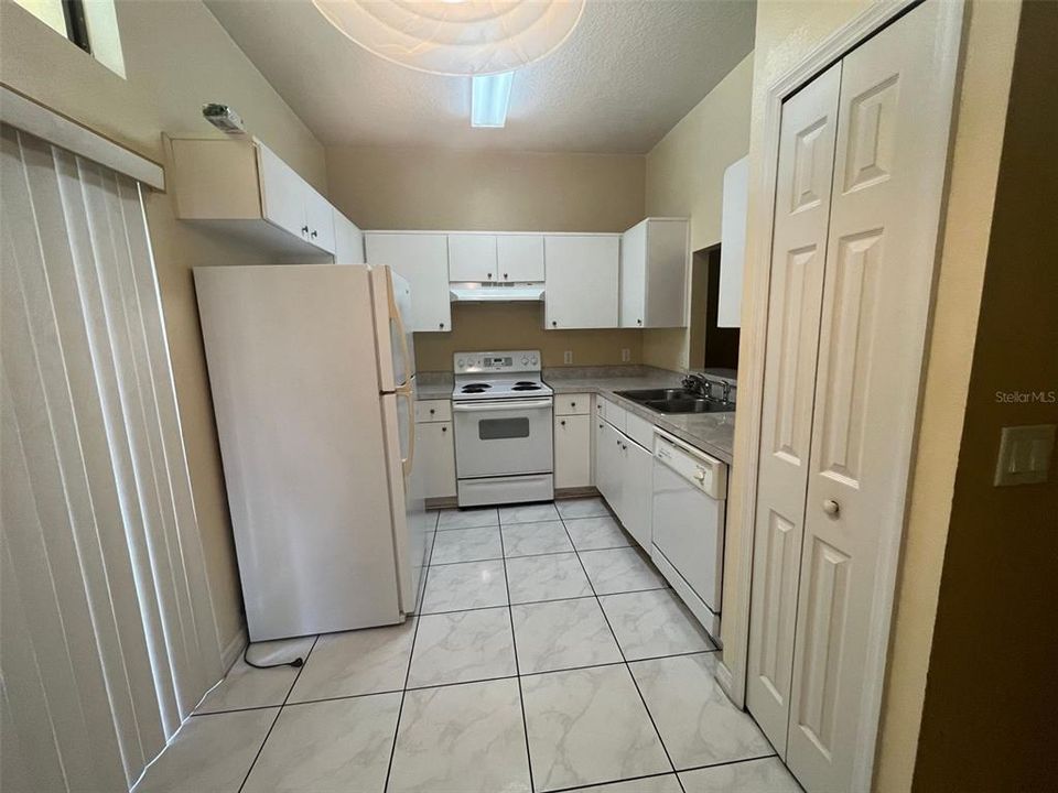 Recently Rented: $1,600 (2 beds, 2 baths, 1343 Square Feet)