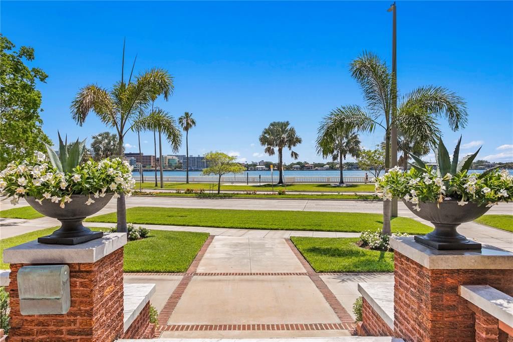 For Sale: $5,995,000 (5 beds, 4 baths, 5384 Square Feet)