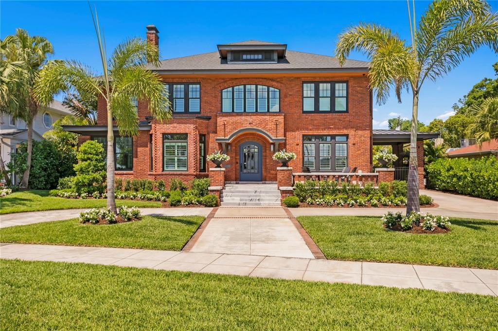 For Sale: $5,995,000 (5 beds, 4 baths, 5384 Square Feet)