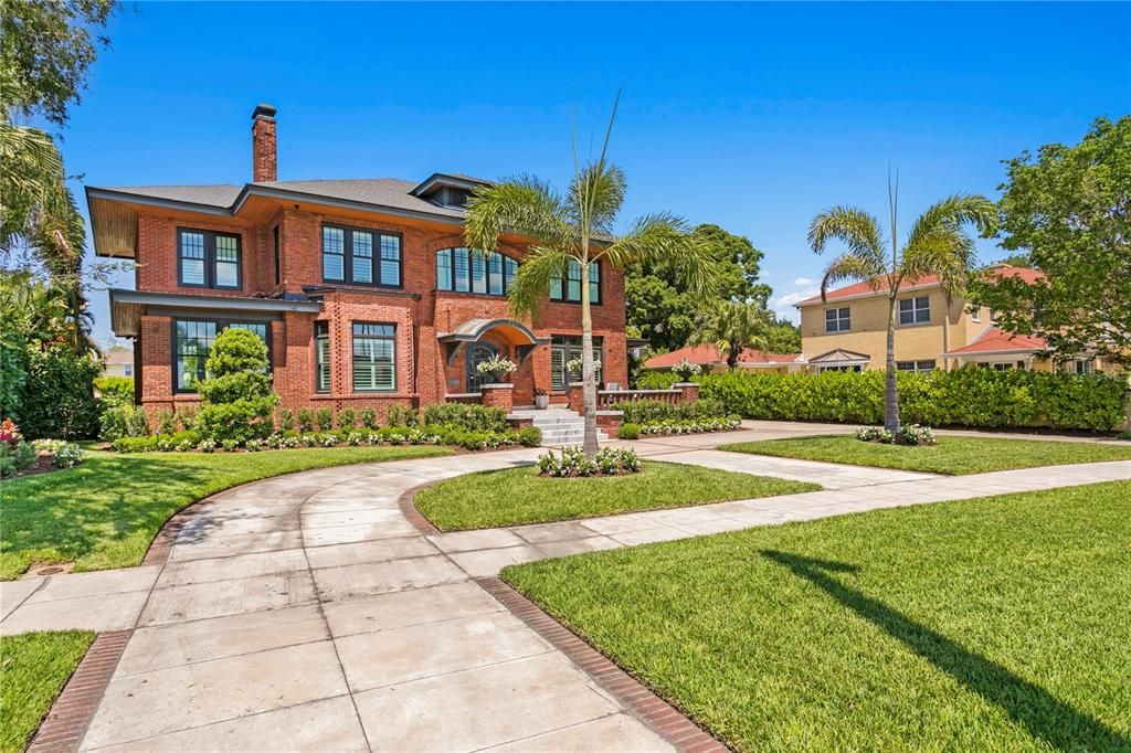 For Sale: $5,750,000 (5 beds, 4 baths, 5384 Square Feet)