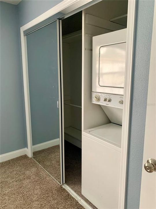 Active With Contract: $1,750 (2 beds, 1 baths, 884 Square Feet)