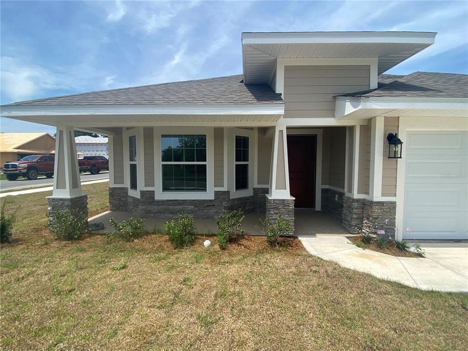 Active With Contract: $350,400 (3 beds, 2 baths, 1780 Square Feet)