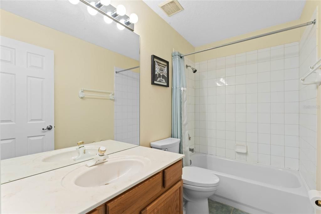 最近售出: $610,000 (4 贝兹, 2 浴室, 2524 平方英尺)