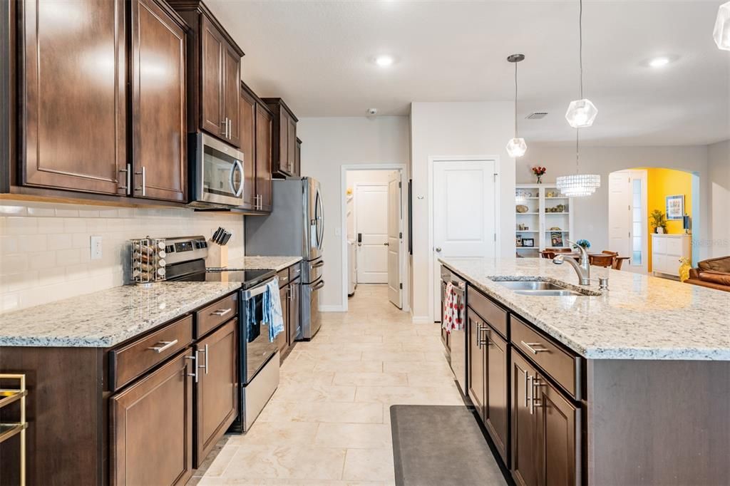For Sale: $459,000 (3 beds, 2 baths, 1844 Square Feet)