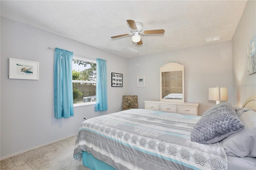 For Sale: $370,000 (3 beds, 2 baths, 1482 Square Feet)