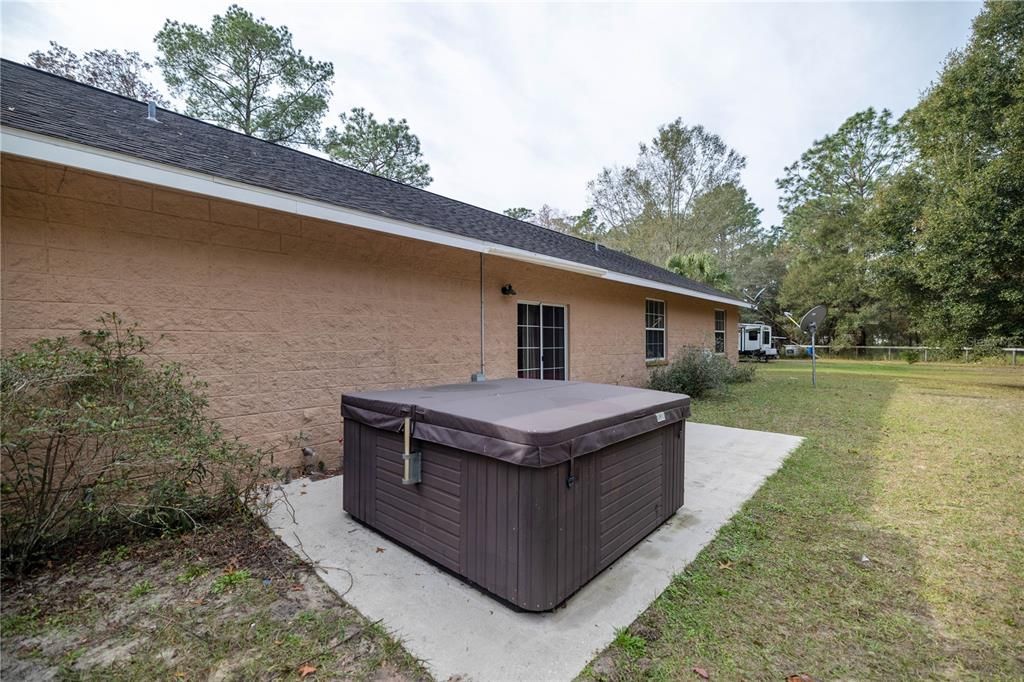 For Sale: $429,900 (3 beds, 2 baths, 2244 Square Feet)