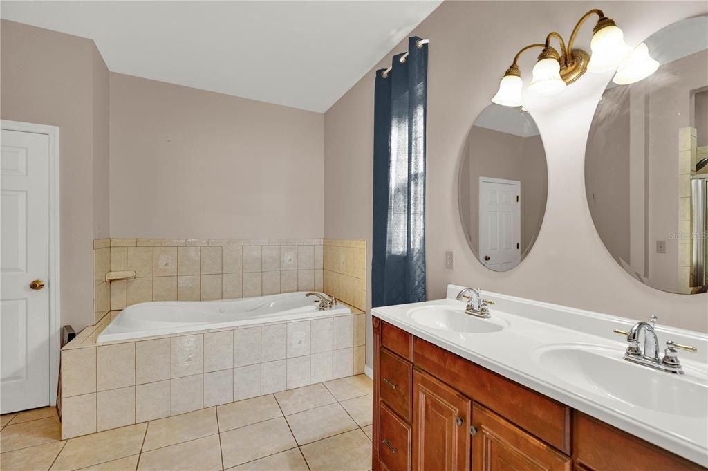 For Sale: $429,900 (3 beds, 2 baths, 2244 Square Feet)