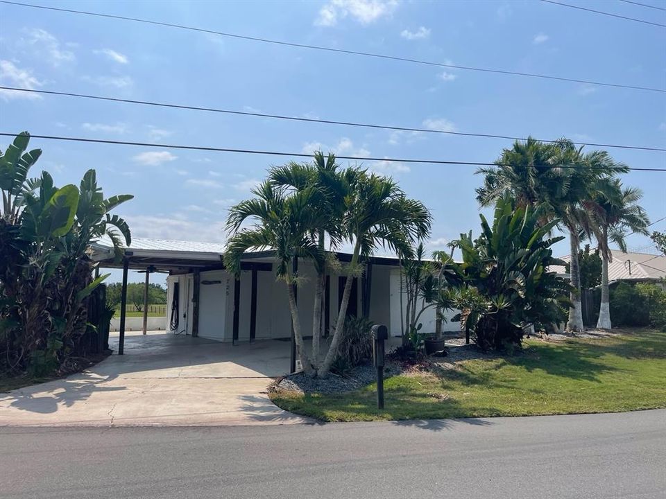 Recently Sold: $280,000 (2 beds, 2 baths, 1094 Square Feet)