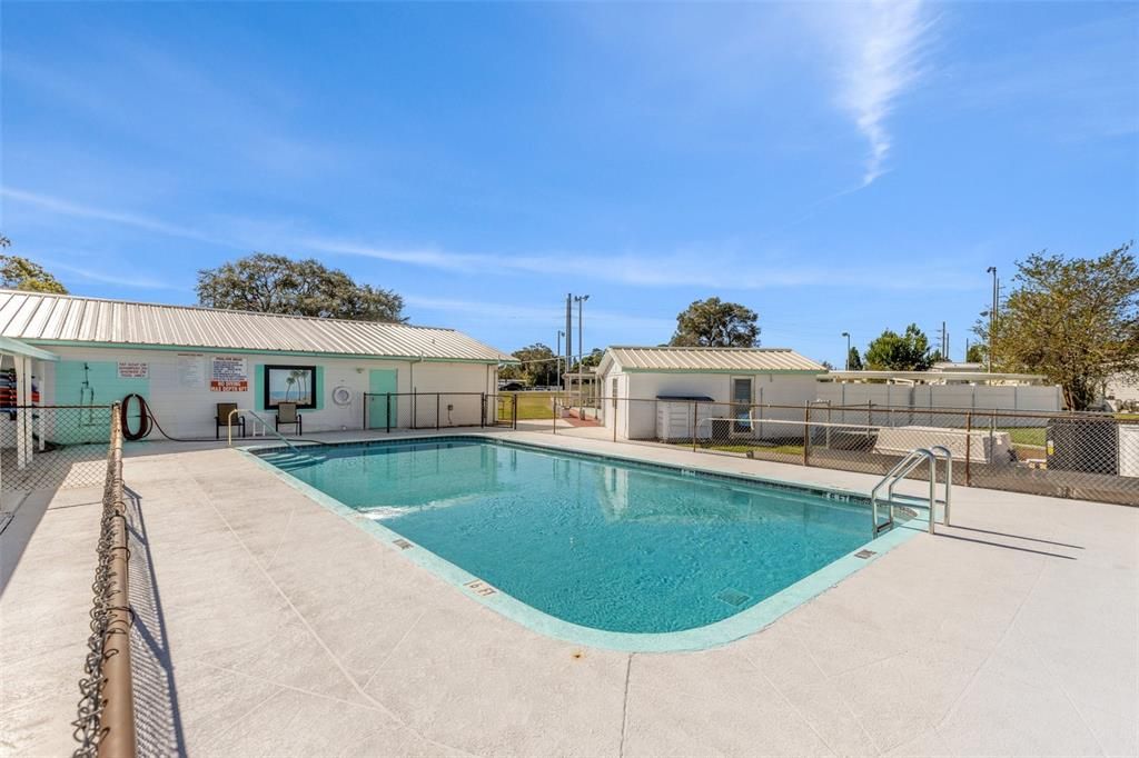 Active With Contract: $124,900 (2 beds, 2 baths, 864 Square Feet)