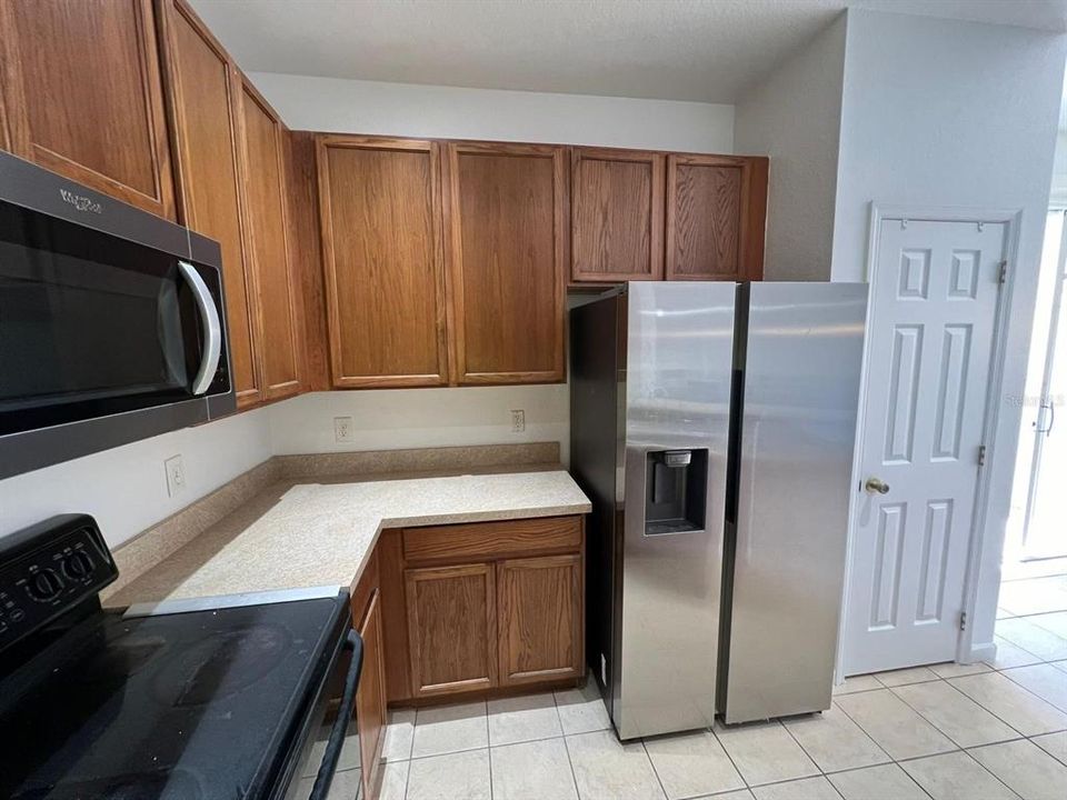 For Rent: $2,300 (4 beds, 3 baths, 1822 Square Feet)