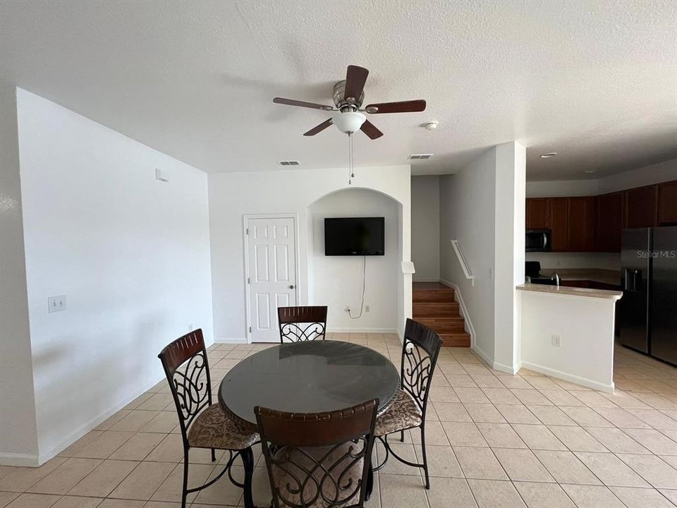 For Rent: $2,400 (4 beds, 3 baths, 1822 Square Feet)