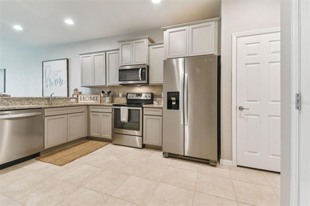 For Sale: $290,000 (2 beds, 2 baths, 1588 Square Feet)