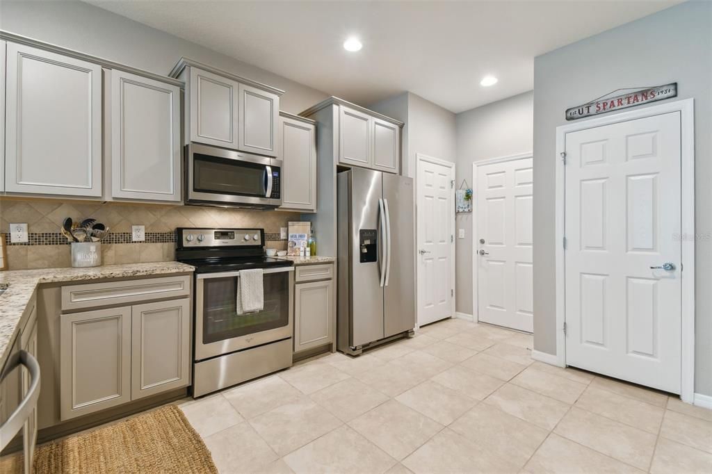 For Sale: $290,000 (2 beds, 2 baths, 1588 Square Feet)