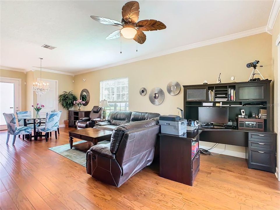 For Sale: $379,900 (3 beds, 2 baths, 1820 Square Feet)