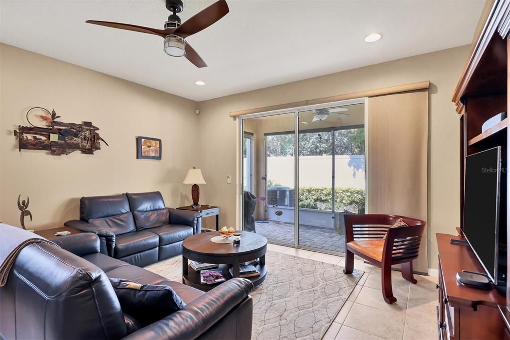 Active With Contract: $527,000 (2 beds, 2 baths, 1647 Square Feet)