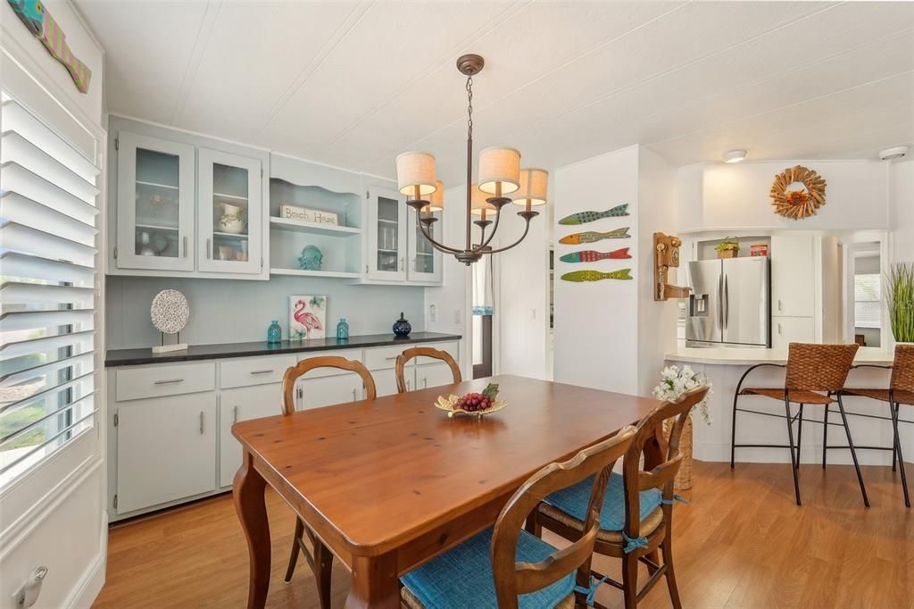 Active With Contract: $149,900 (2 beds, 2 baths, 1056 Square Feet)