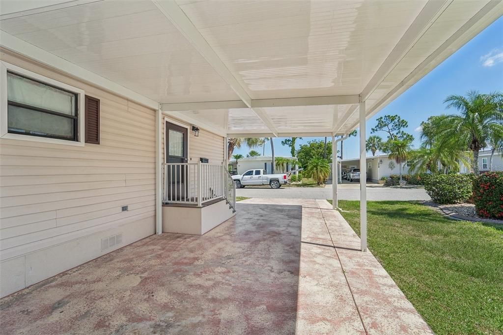 Active With Contract: $149,900 (2 beds, 2 baths, 1056 Square Feet)