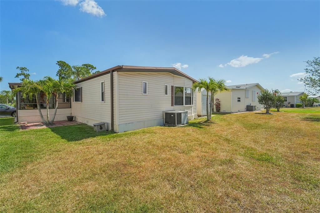 Active With Contract: $149,900 (2 beds, 2 baths, 1056 Square Feet)