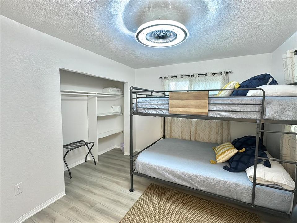 En Venta: $430,000 (3 camas, 2 baños, 1404 Pies cuadrados)