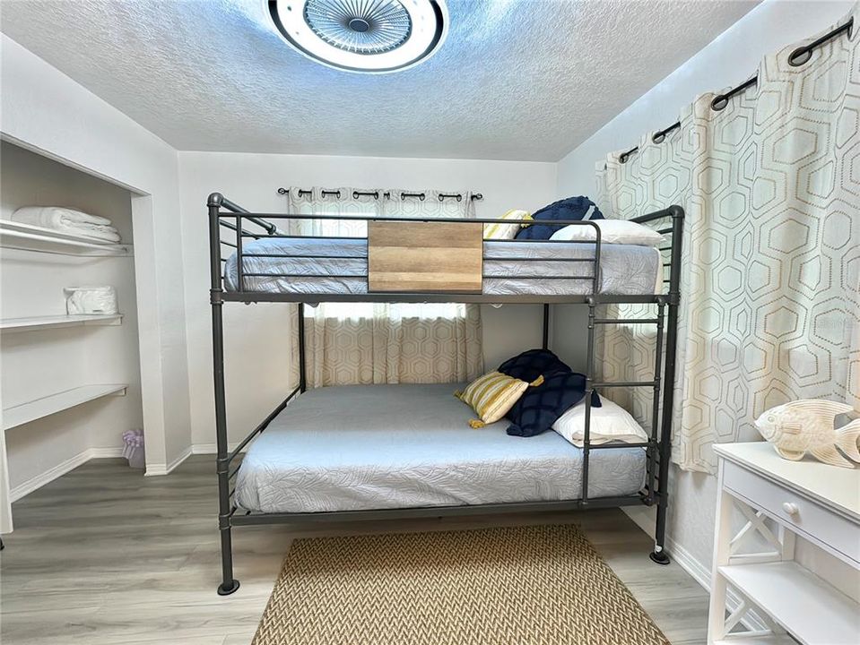 En Venta: $430,000 (3 camas, 2 baños, 1404 Pies cuadrados)