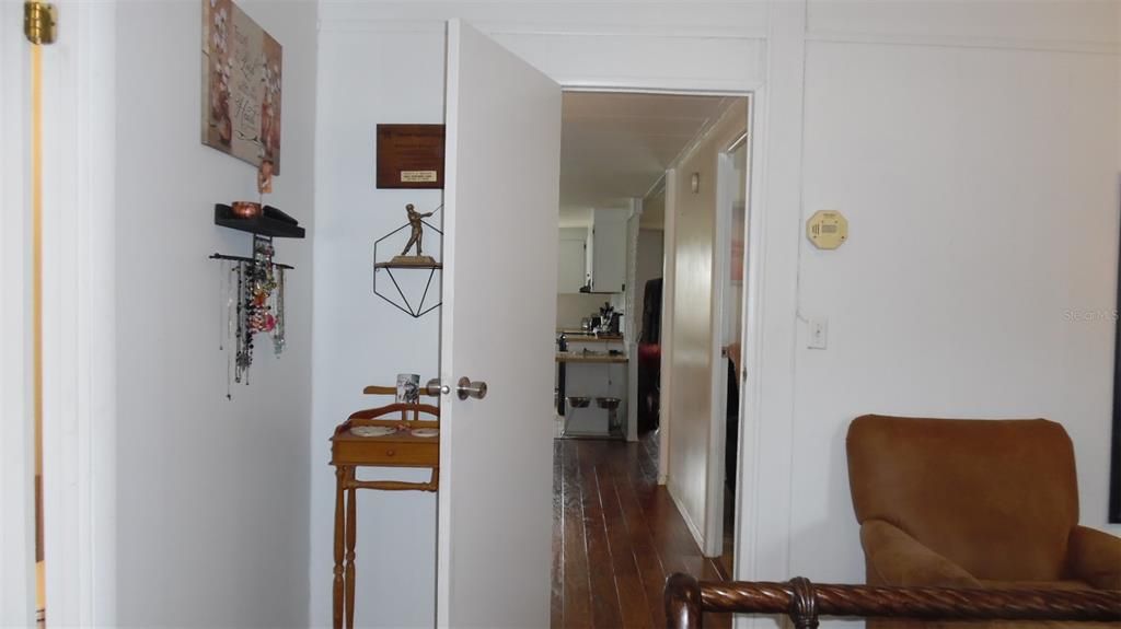 For Sale: $159,900 (2 beds, 2 baths, 960 Square Feet)