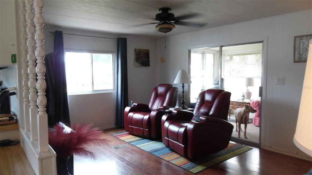 For Sale: $159,900 (2 beds, 2 baths, 960 Square Feet)