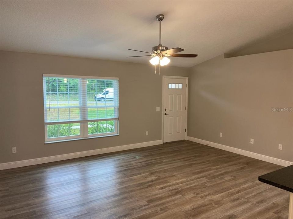 For Sale: $259,900 (3 beds, 2 baths, 1428 Square Feet)