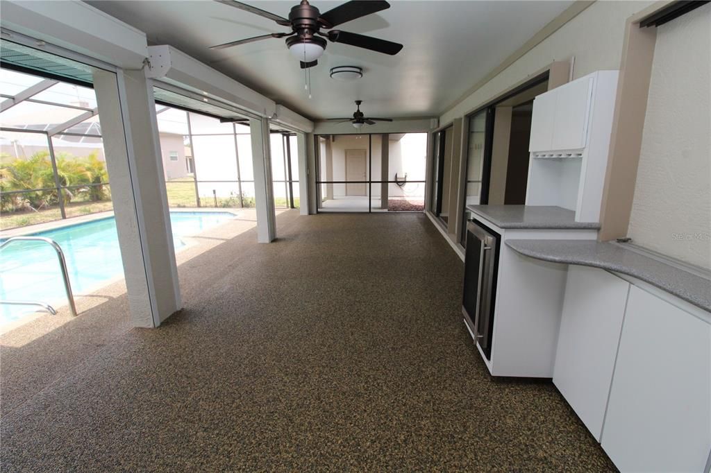 Covered Lanai area without seller's furniture....Really a lot of room....