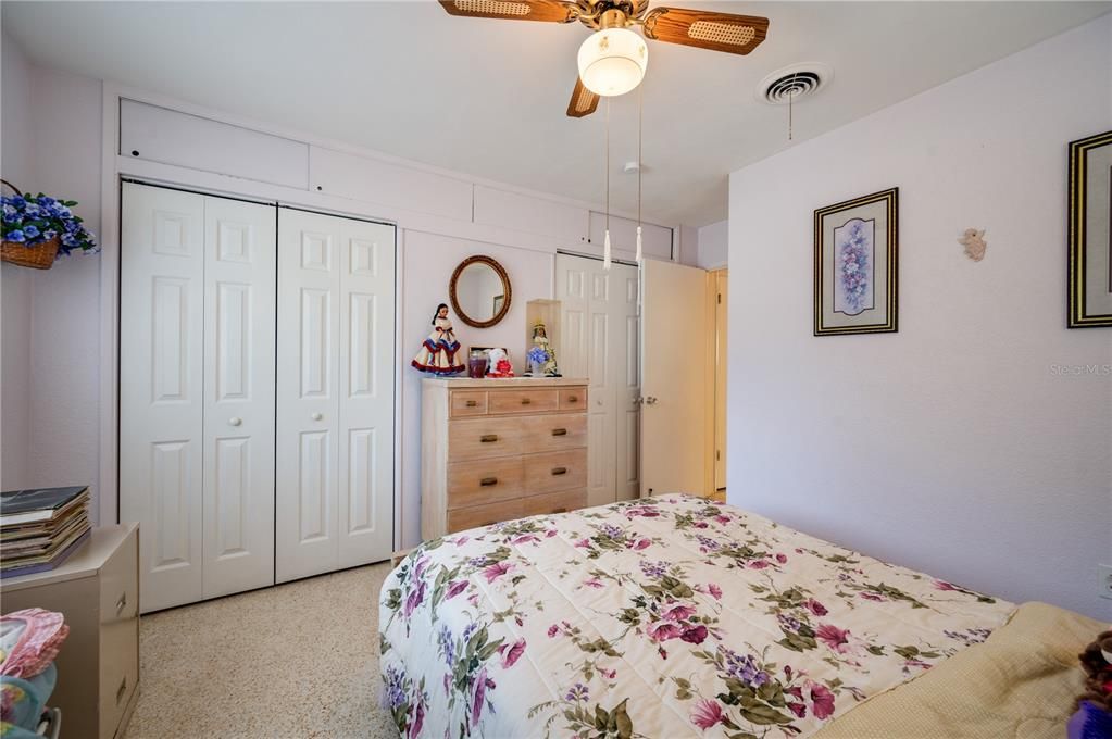 For Sale: $289,000 (2 beds, 2 baths, 1749 Square Feet)