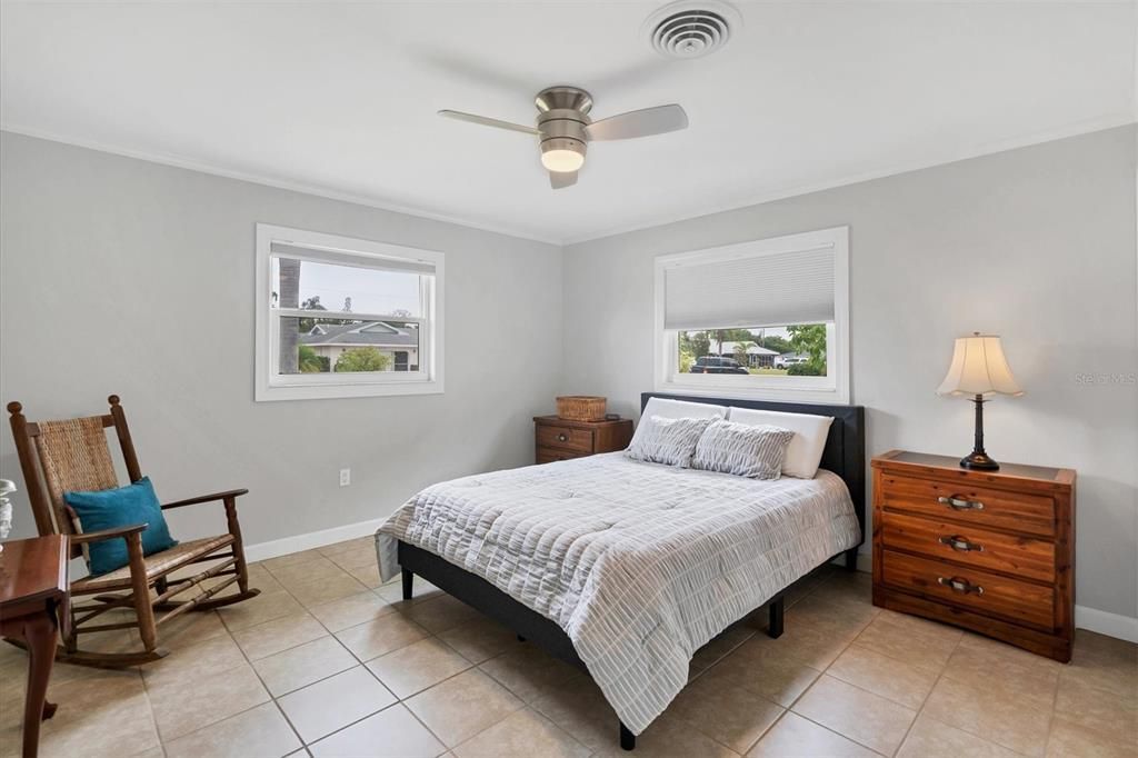For Sale: $449,000 (2 beds, 2 baths, 1723 Square Feet)