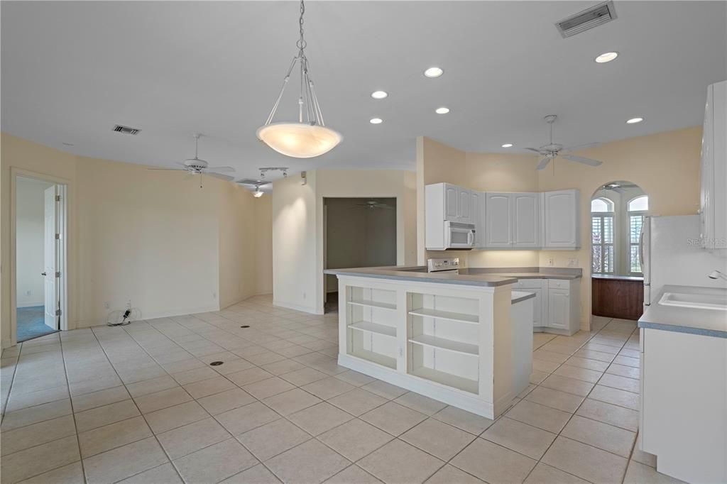 Active With Contract: $299,500 (3 beds, 2 baths, 1617 Square Feet)