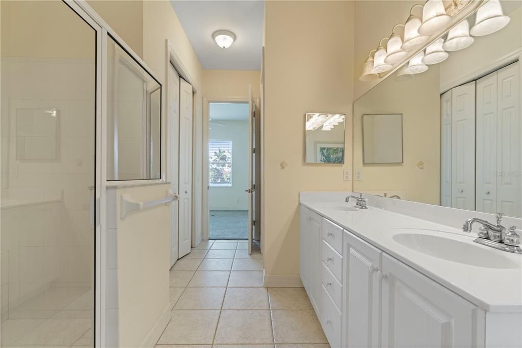 For Sale: $319,500 (3 beds, 2 baths, 1617 Square Feet)